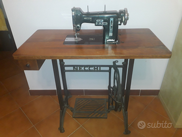 Macchina da cucire Necchi