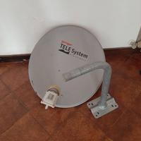 Parabola satellitare 60 cm. con supporto a muro
