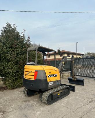 E210 Escavatore Volvo 27 q EC27C