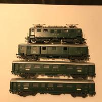 Convoglio BLS con Locomotiva e Rotabili Rivarossi 