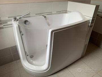 Vasca Con Sportello e Seduta