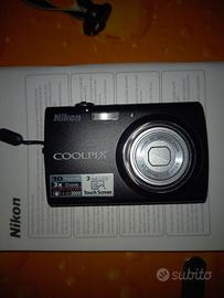 Nikon  coolpix  touch screen