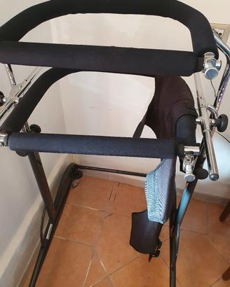 atrezzo x far camminare disabile con imbragadura