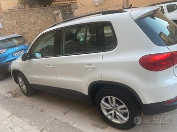 VOLKSWAGEN Tiguan 1ª serie - 2015