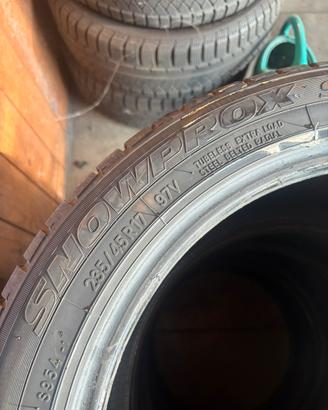 Gomme invernali TOYO  235/45R17 SNOWPROX S954