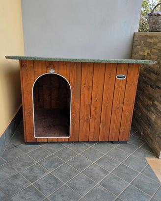 Cuccia per cane in legno