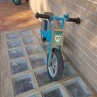 Bici senza pedali in legno