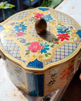 Contenitore in latta vintage ALEMAGNA.