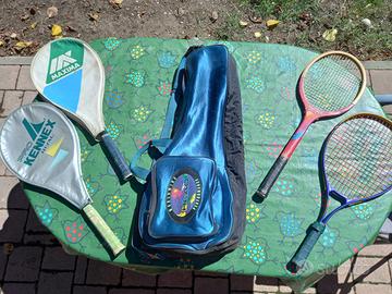 borsa da tennis con racchette e palline