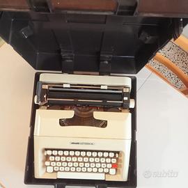 Macchina da scrivere Olivetti Lettera 35 vintage c