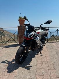 Aprilia tuono 457