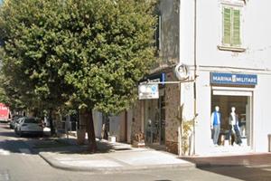 Locale commerciale centralissimo su due strade