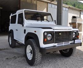 Land Rover Defender 90 2.5 Td5 Station Wagon Count