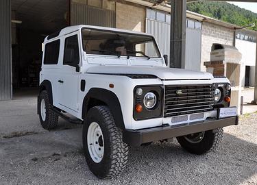 Land Rover Defender 90 2.5 Td5 Station Wagon Count