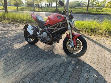 ducati Monster 1100evo edizione limitata