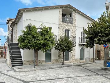 Nel Borgo Di Capri Leone