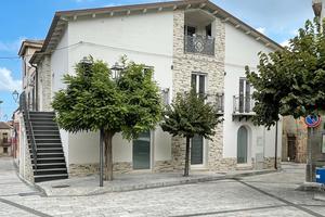 Nel Borgo Di Capri Leone