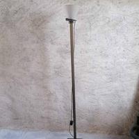 lampada da terra marca Ikea