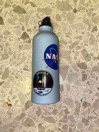 Borraccia con scritta NASA