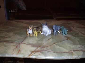 Animali vari in plastica