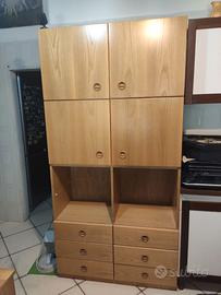 Mobile in Legno con ante e cassetti