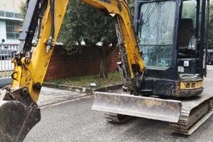 escavatore yanmar vio 33u