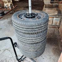 Gomme  con cerchi auto