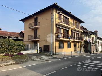 2 LOCALI A CASTELLETTO CERVO