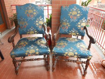 COPPIA di POLTRONCINE in TESSUTO DAMASCATO