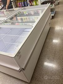 Congelatore a pozzetto 