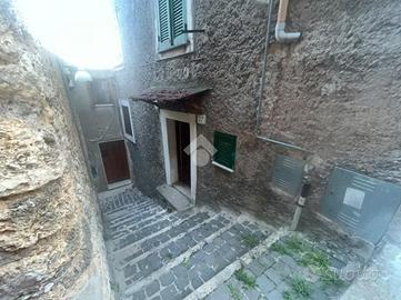 2 LOCALI A SUBIACO