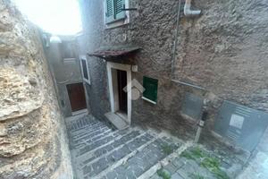 2 LOCALI A SUBIACO