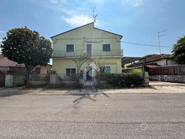 VILLA SINGOLA A ARGENTA