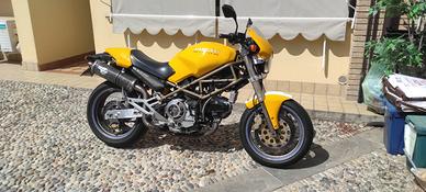 Ducati monster M900