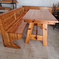 tavolo in pino con panchine 