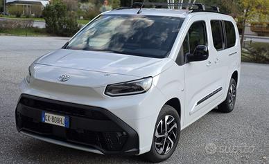 Toyota Proace City 7 posti passo lungo