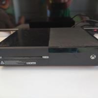 Xbox One Nera + 1 Controller