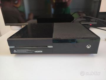 Xbox One Nera + 1 Controller