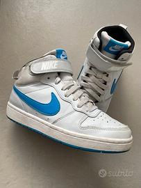 NIKE scarpe
