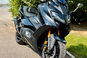 T Max 560 Tech + scarico Leovince