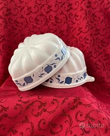 Due stampi per dolci in ceramica smaltata