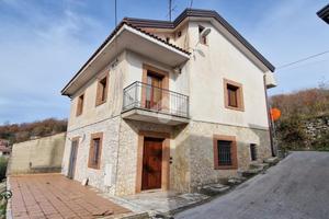 VILLA SINGOLA A MONTESARCHIO