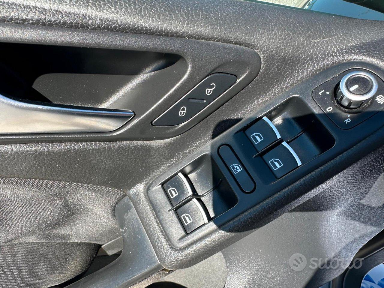 Volkswagen Golf 2010 photo 5