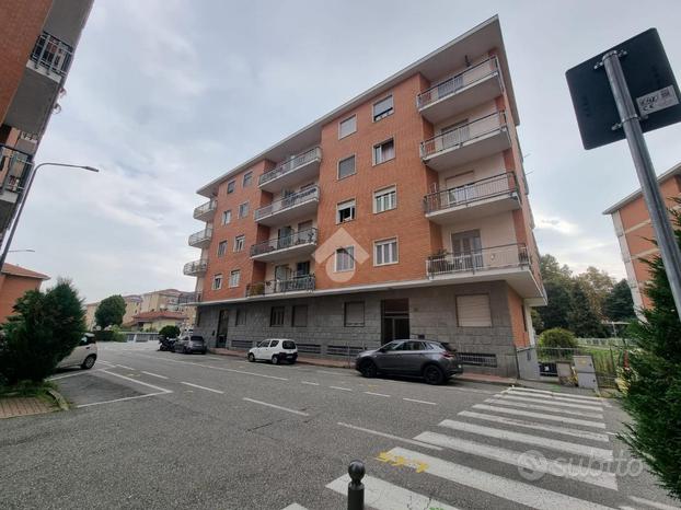 2 LOCALI A GASSINO TORINESE