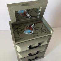 Mobiletto dipinto a mano Vintage