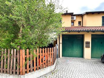 VILLA A SCHIERA A MOLINELLA