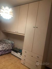 Cameretta  con mobile a 6 ante e cassettiera 