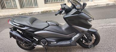 Yamaha Tmax 560