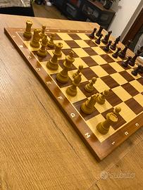 Scacchiera da torneo con Orologio e pezzi