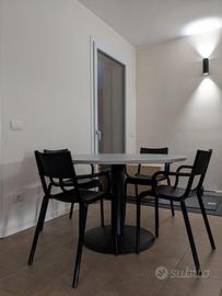 Tavolo rotondo 120 cm grigio con base nera